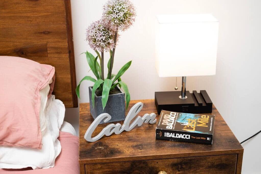Chic Living In Stratford A Cozy 2br Flat * Londra