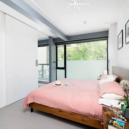 Chic City Living In Stratford A Cozy 2Br Flat Londra Esterno foto
